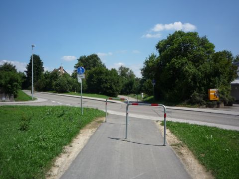 Bahn�bergang �ber die K�nzelsauer Stra�e