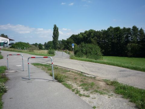 Bahn�bergang �ber die Stra�e nach Hesselbronn