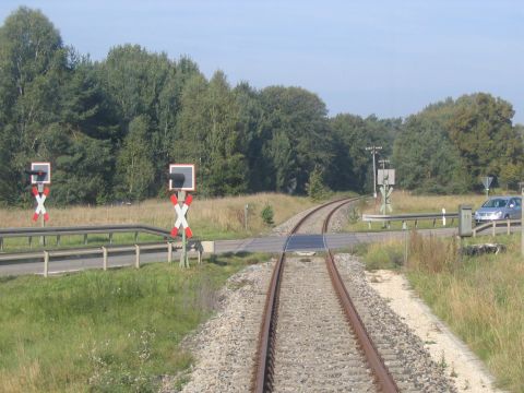 Bahn�bergang �ber die B25
