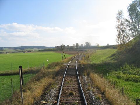 Bahn�bergang eines Feldwegs vor Schongau