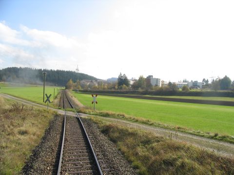 Bahn�bergang eines Feldwegs vor Schongau
